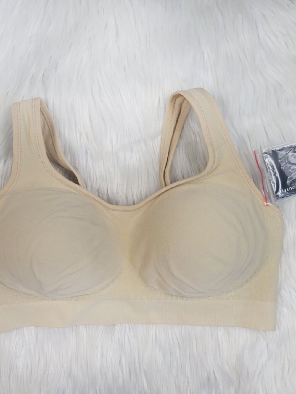 New Underoutfit 457 The Comfort Shaping Bra Size Medium M Beige NWT Extender